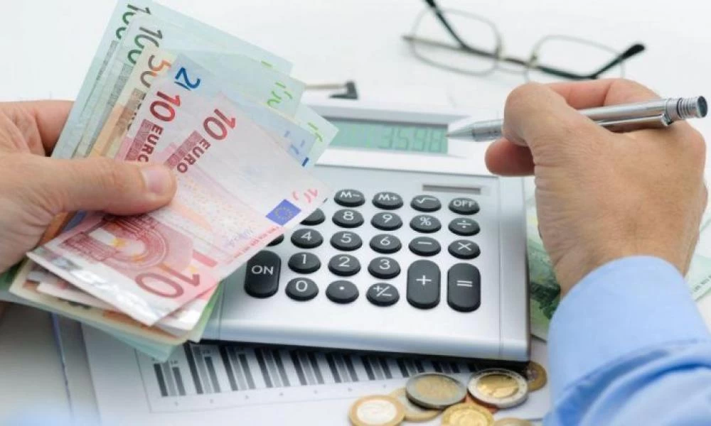 Φορολογία: Ποιοι φόροι μεταφέρθηκαν το 2021-Πότε πρέπει να πληρωθούν